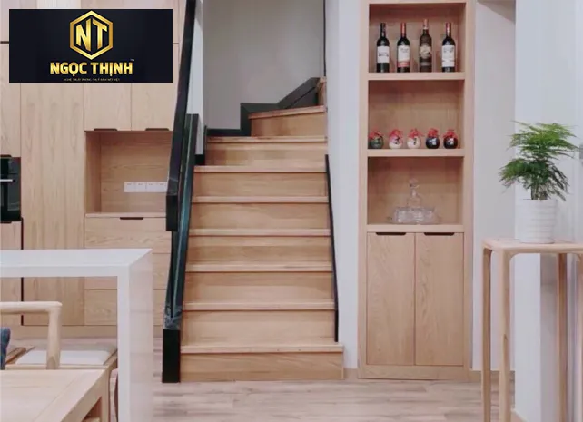KỆ CẦU THANG NGỌC THỊNH VÁN LAMINATE